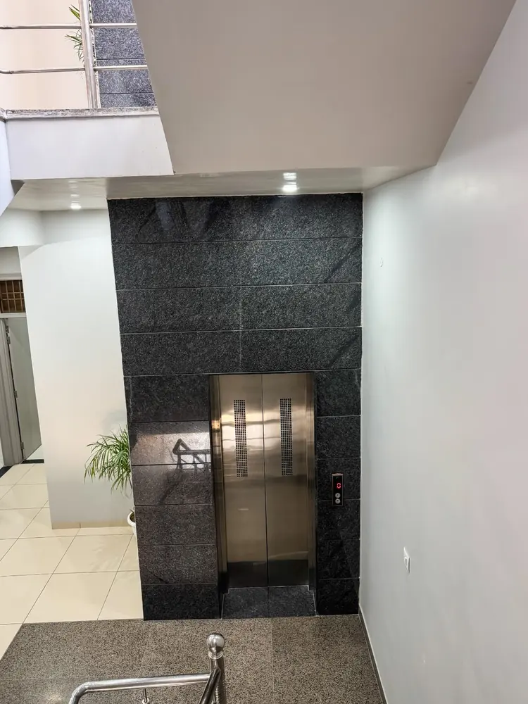 Building entrance with lift access